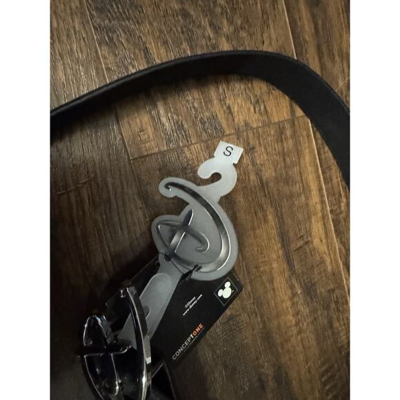 New Walt Disney D Logo Belt Women’s Small Black Pebbled Silver Buckle NWT - Picture 3 of 6